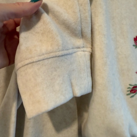 Muk Luks White Pajama / Sweats Set with Red Floral Design NWT - Picture 16 of 16